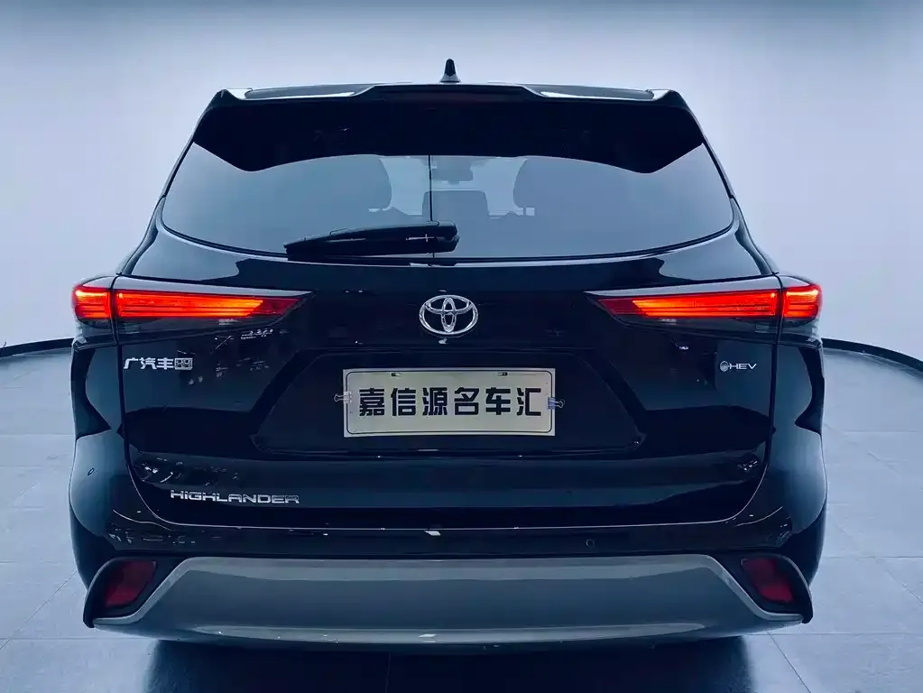 Toyota Highlander — фото 10