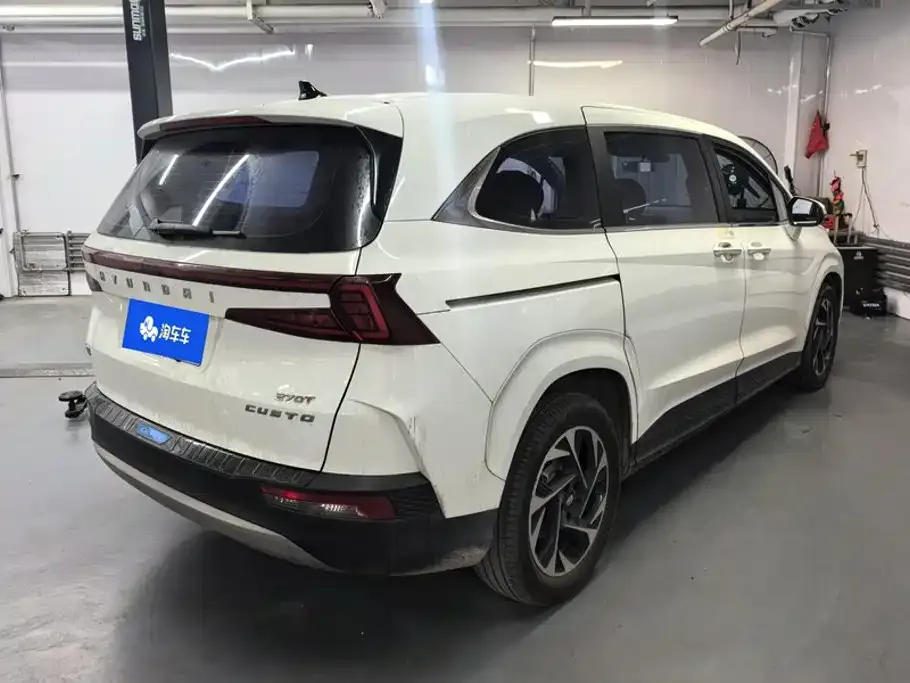 Hyundai Custo — фото 2