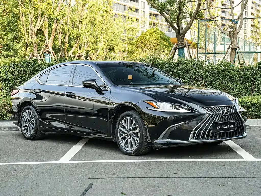 Lexus ES — фото 10