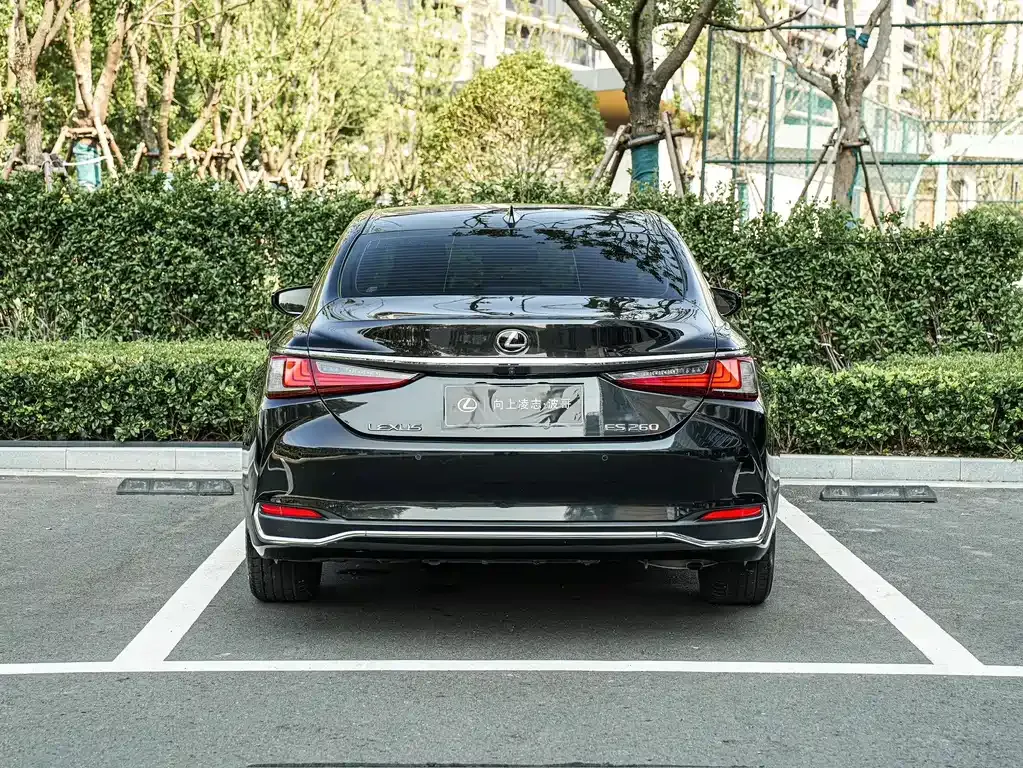 Lexus ES — фото 6