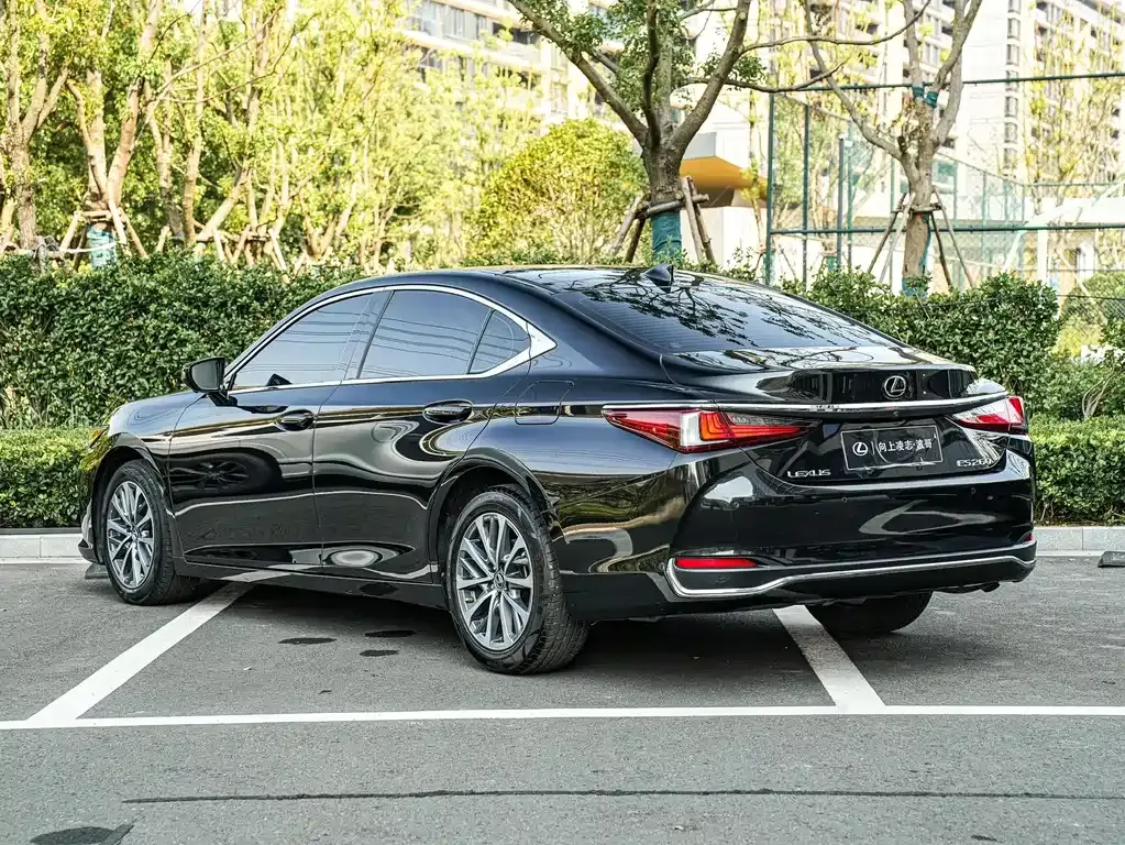 Lexus ES — фото 9