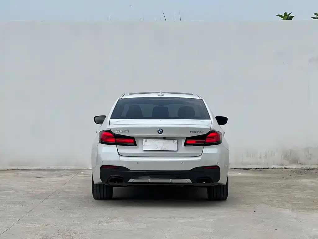 BMW 5 Series — фото 4