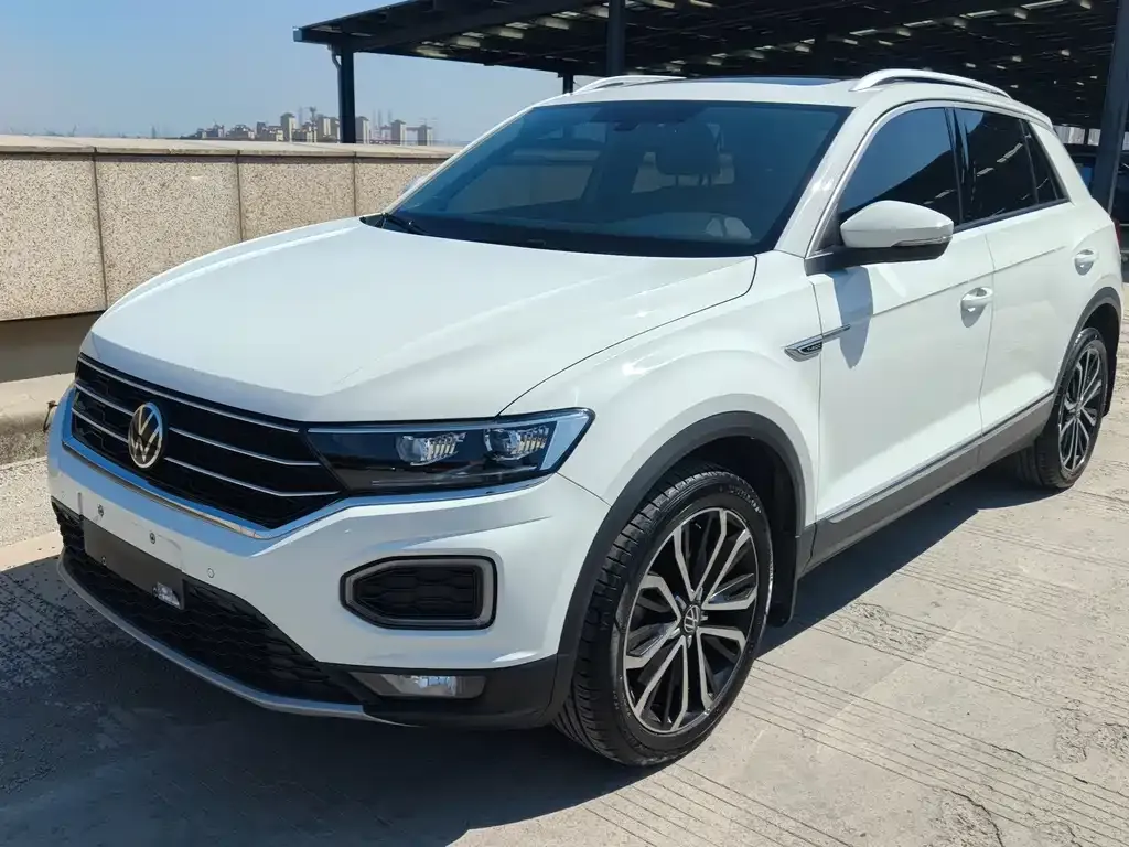 Volkswagen T-Roc — фото 1