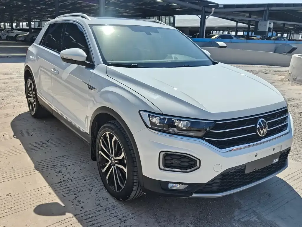 Volkswagen T-Roc — фото 6