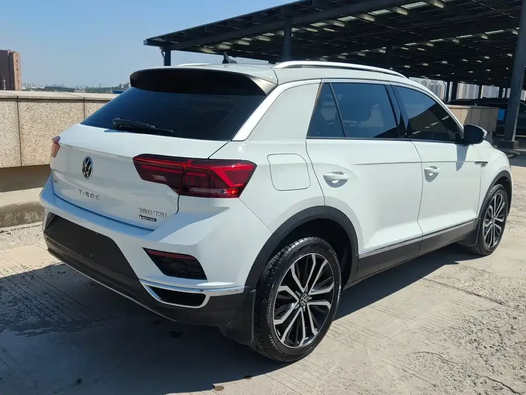 Volkswagen T-Roc — фото 4
