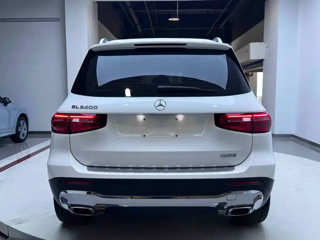 Mercedes-Benz GLB — фото 9