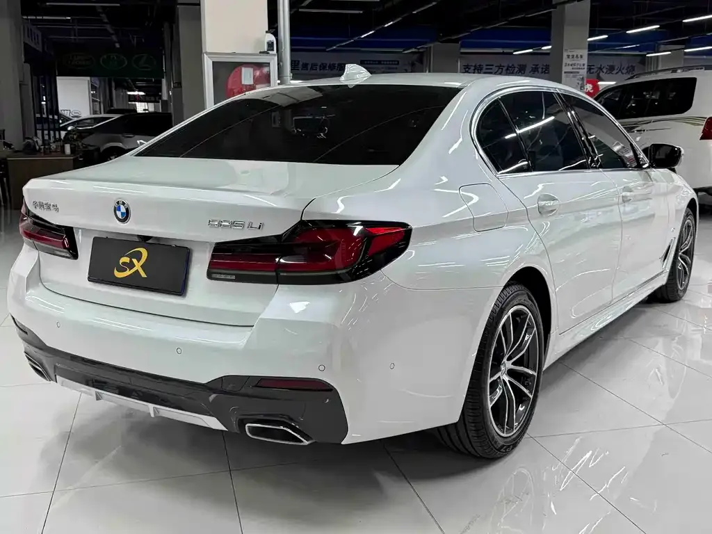 BMW 5 Series — фото 4