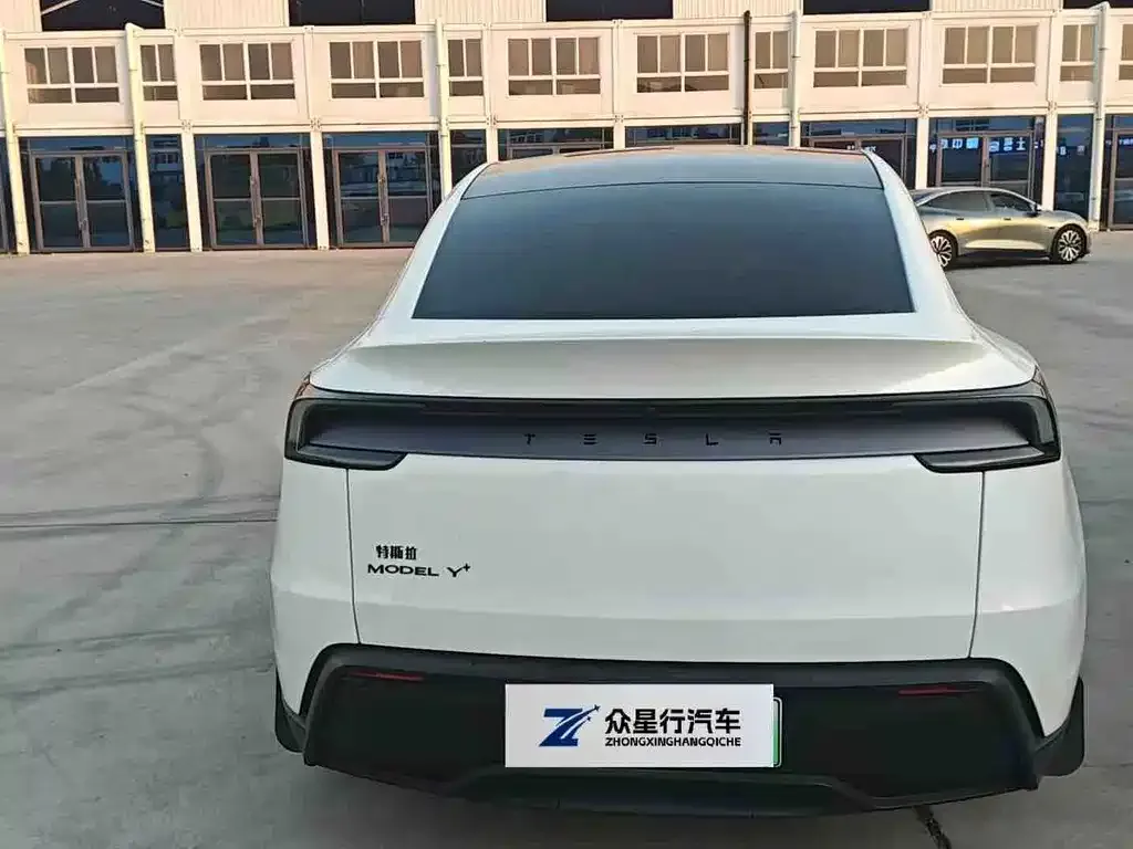 Tesla Model Y — фото 4