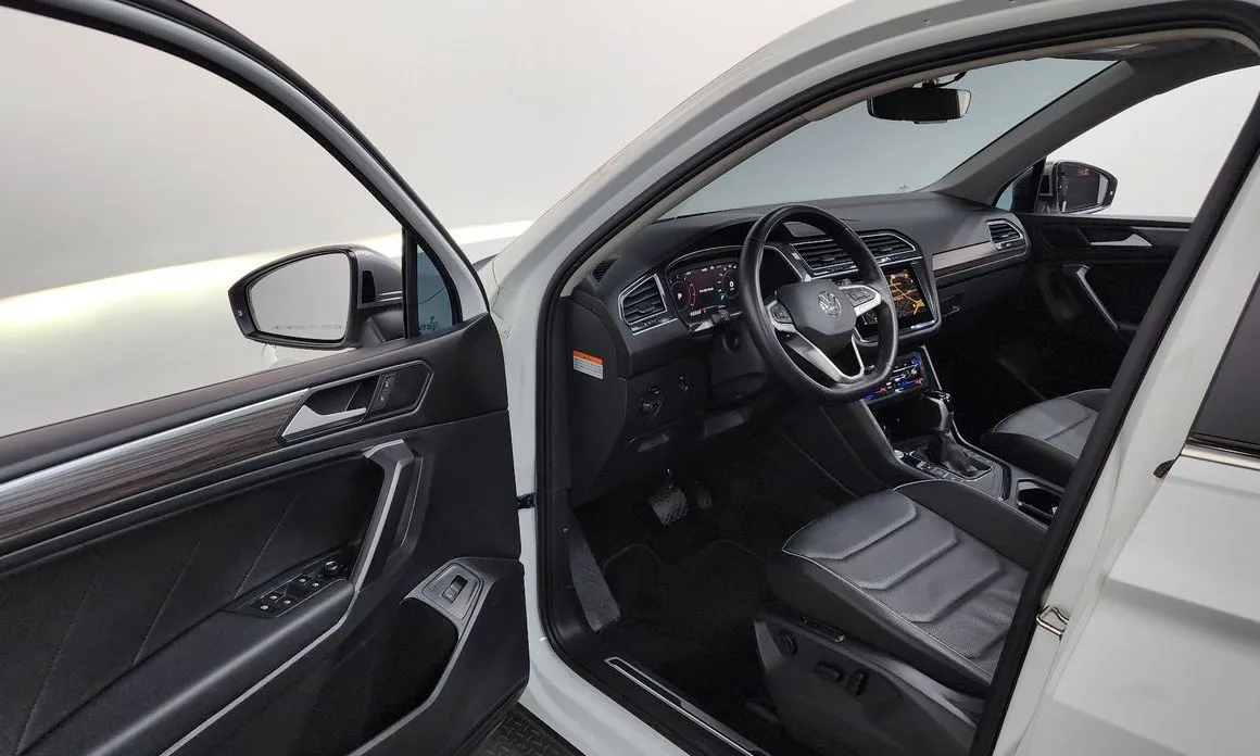Volkswagen Tiguan — фото 7