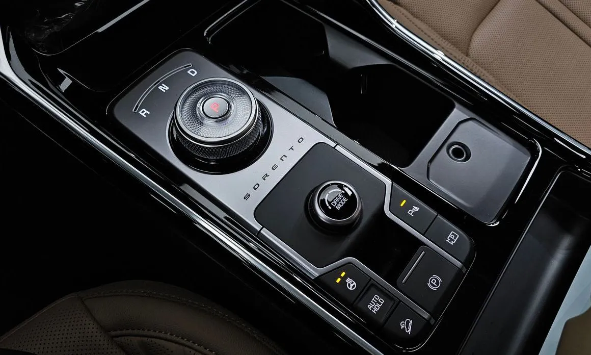 Kia Sorento — фото 8