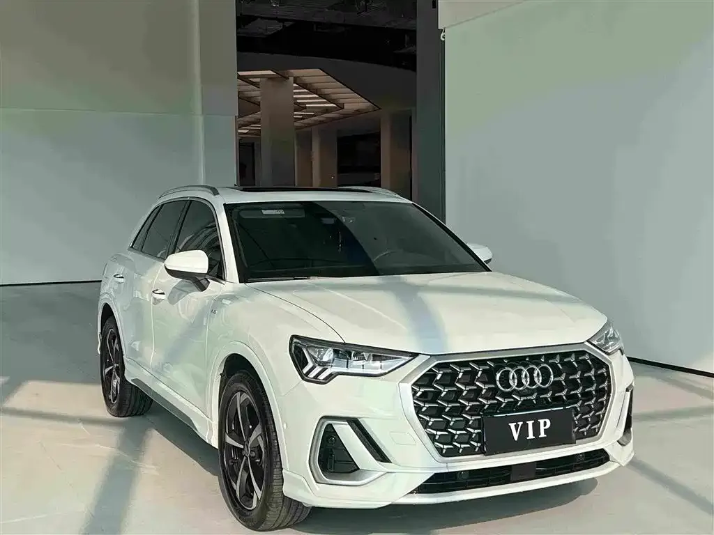 Audi Q3 — фото 10