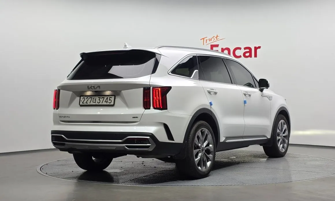 Kia Sorento — фото 5