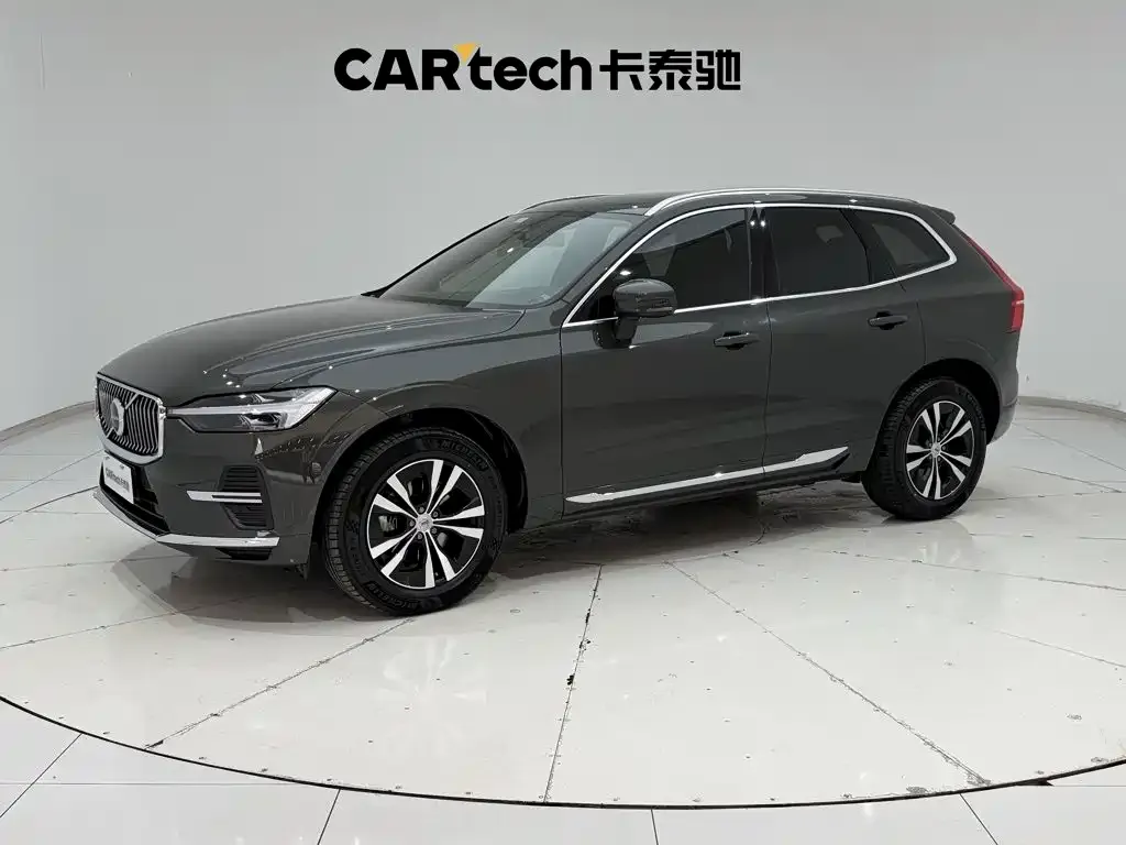 Volvo XC60 — фото 1
