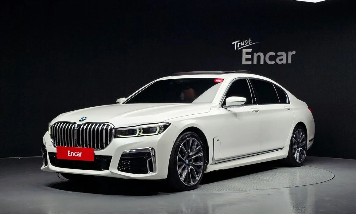 BMW 7-Series — фото 1