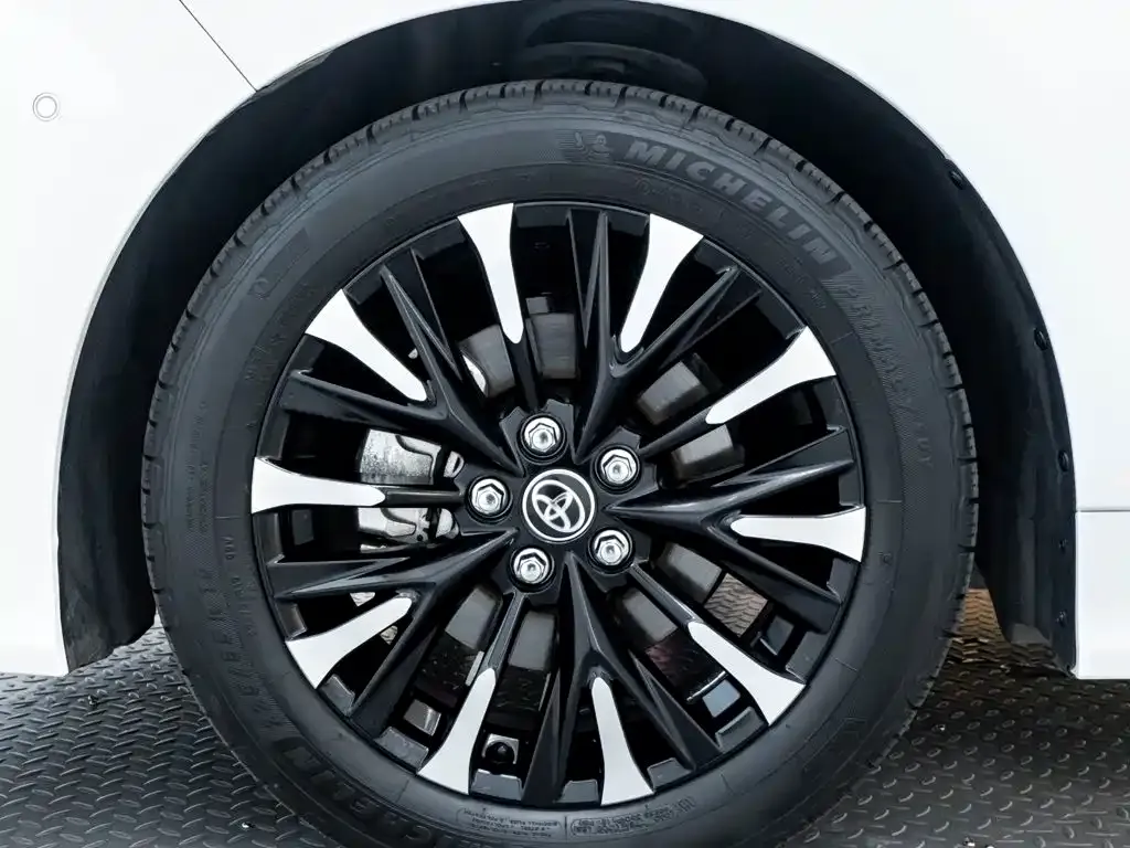 Toyota Vellfire — фото 4