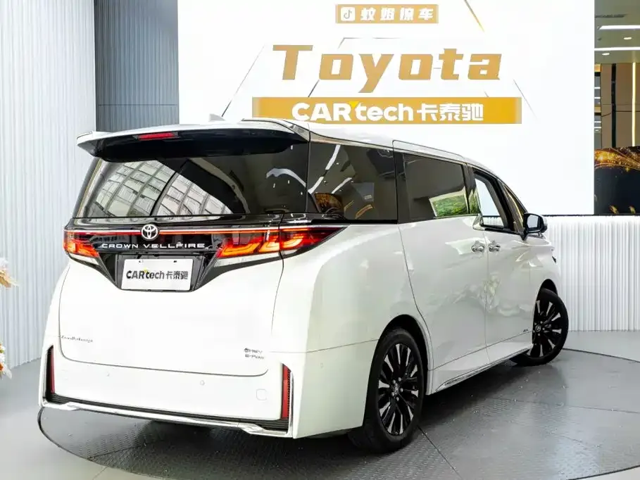 Toyota Vellfire — фото 3