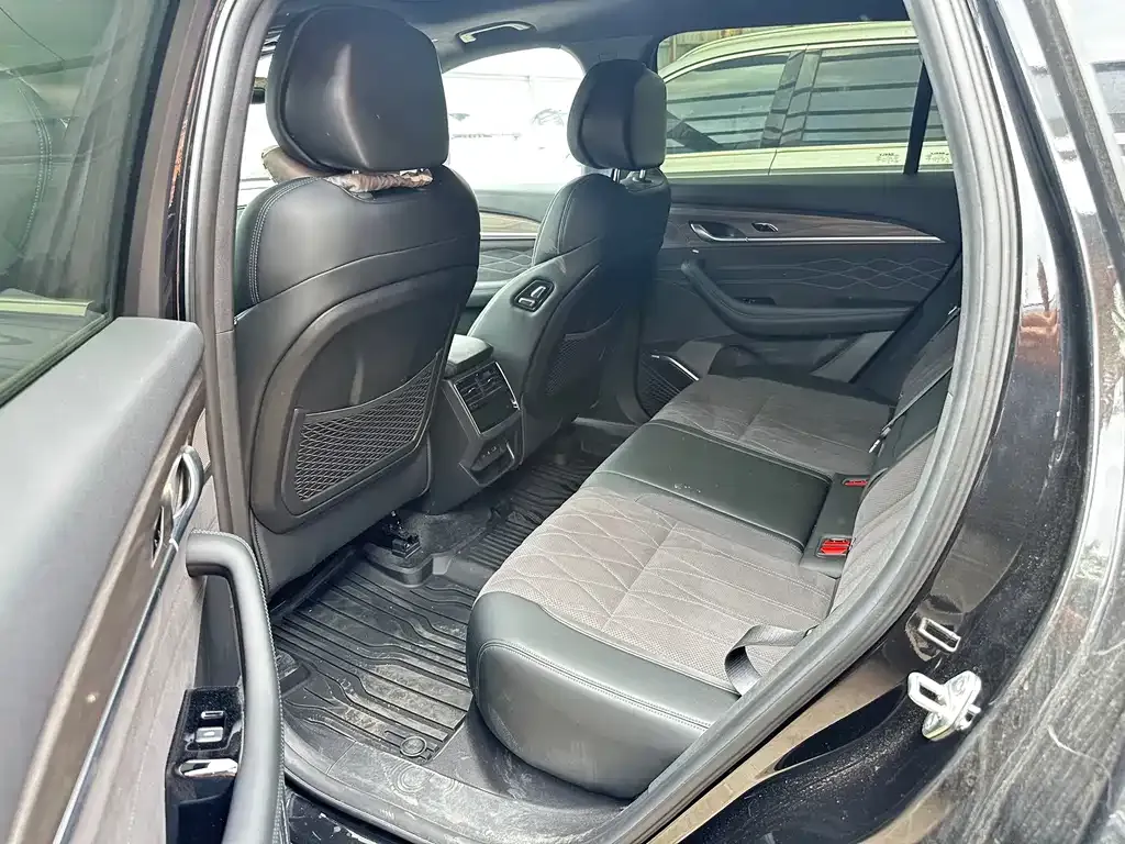 Geely Xingyue L — фото 7