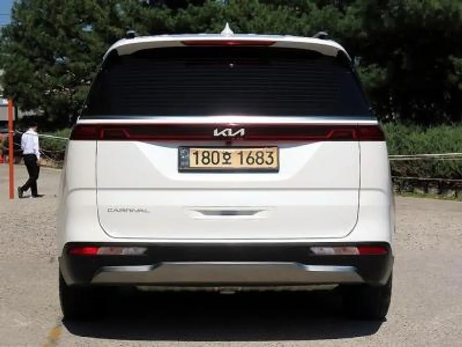 Kia Carnival — фото 3