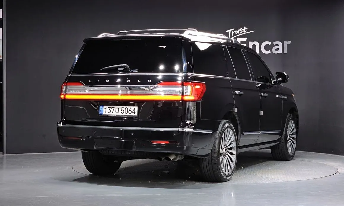 Lincoln Navigator — фото 9