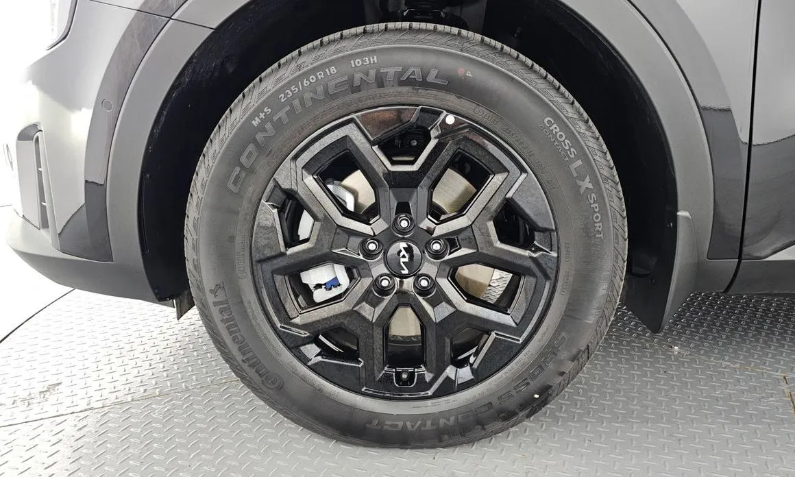 Kia Sorento — фото 9