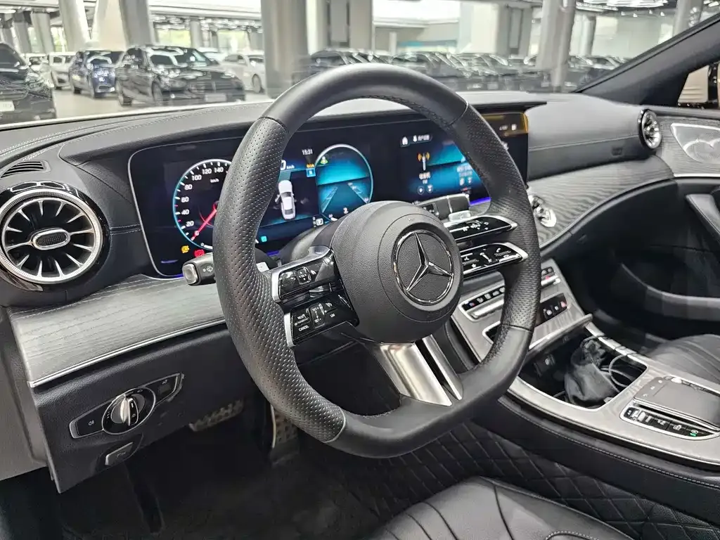 Mercedes-Benz CLS — фото 2