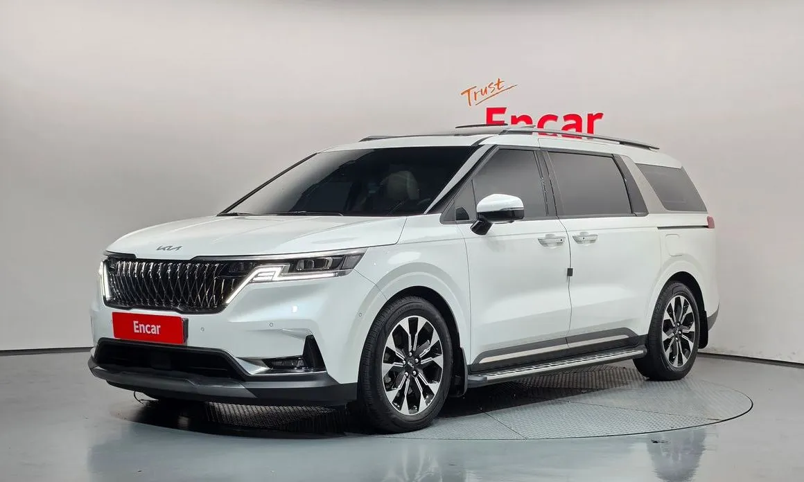 Kia Carnival — фото 1