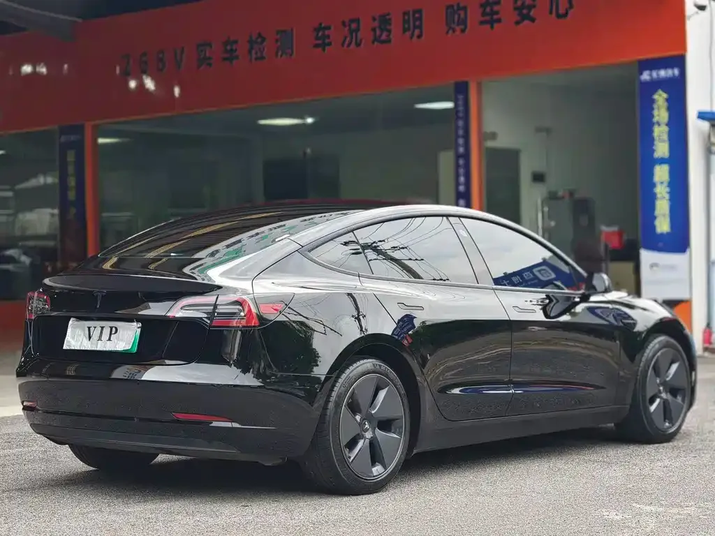 Tesla Model 3 — фото 7