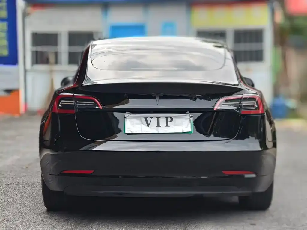 Tesla Model 3 — фото 4