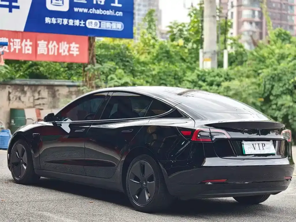 Tesla Model 3 — фото 10