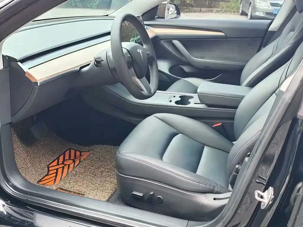 Tesla Model 3 — фото 6