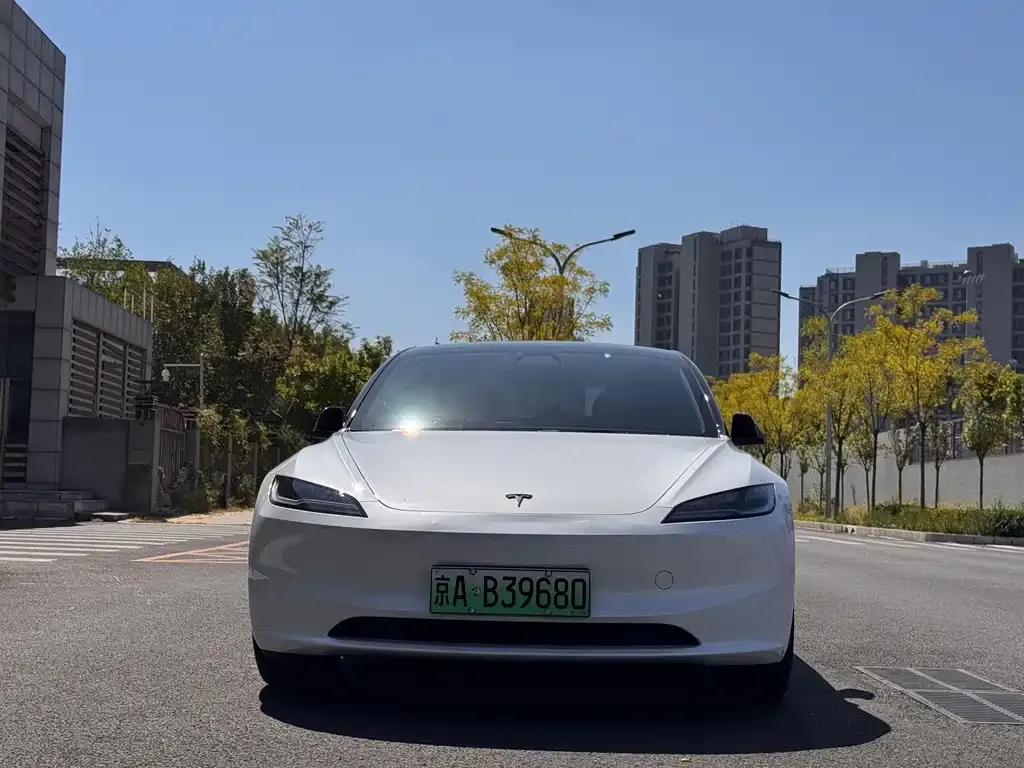 Tesla Model 3 — фото 8