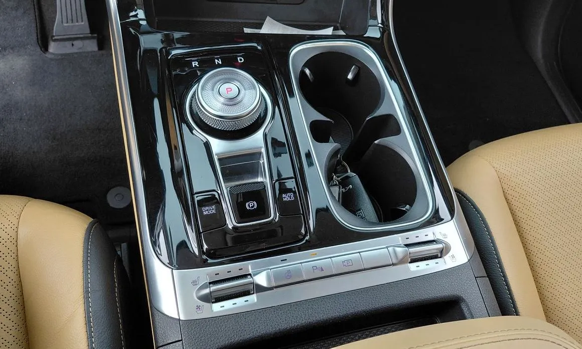 Kia Carnival — фото 10