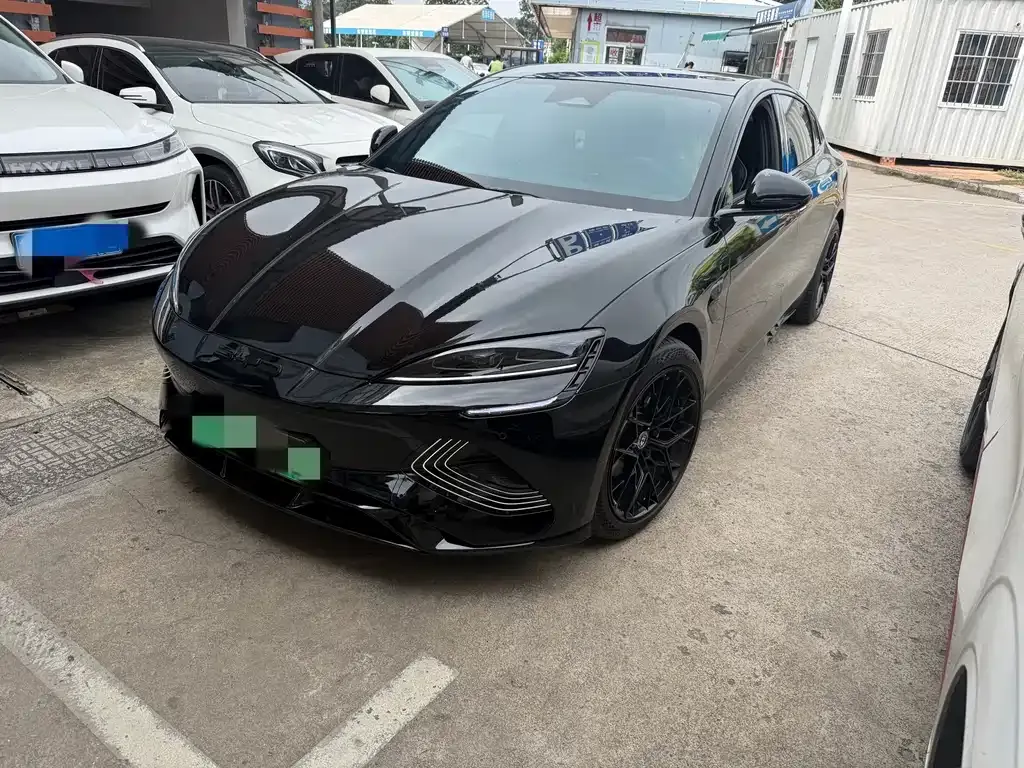 BYD Seal — фото 1