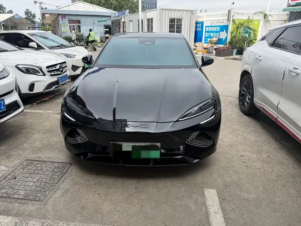 BYD Seal — фото 9