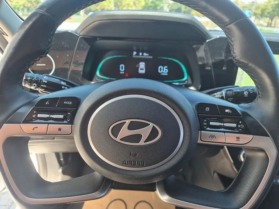 Hyundai AVANTE — фото 3