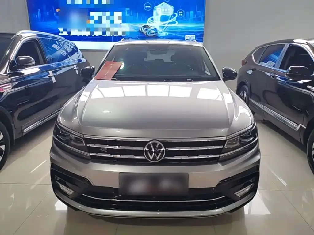 Volkswagen Tiguan L — фото 7