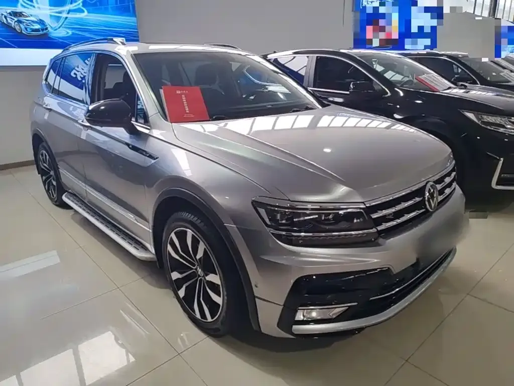 Volkswagen Tiguan L — фото 10
