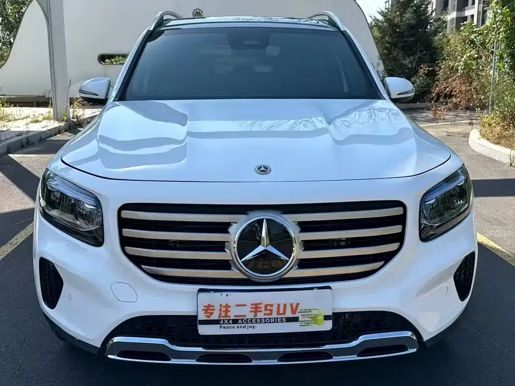 Mercedes-Benz GLB — фото 1