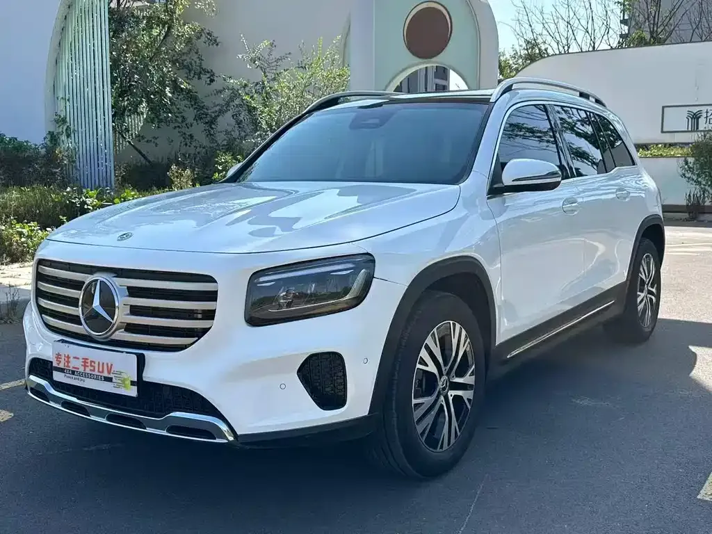 Mercedes-Benz GLB — фото 8
