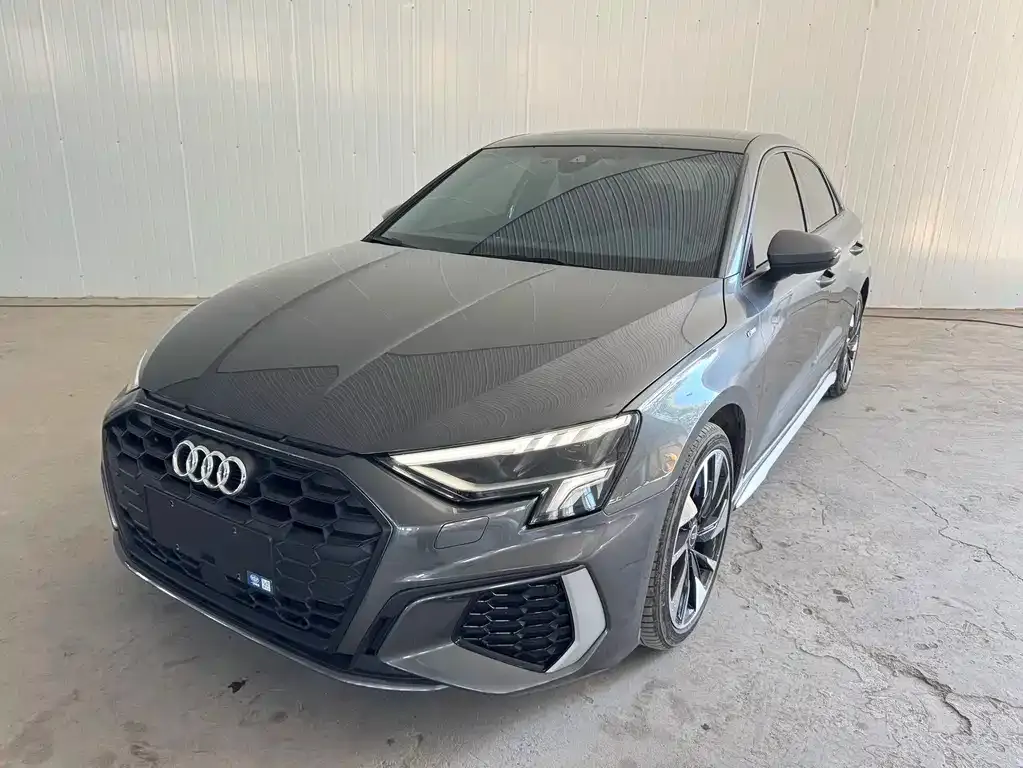 Audi A3 — фото 1