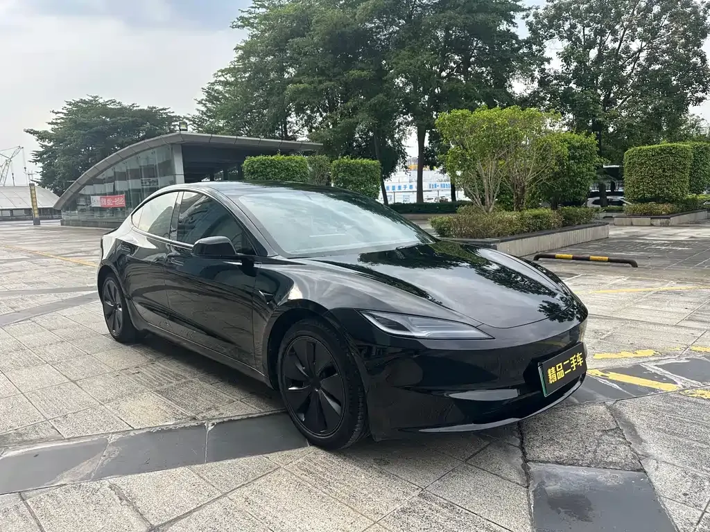 Tesla Model 3 — фото 10