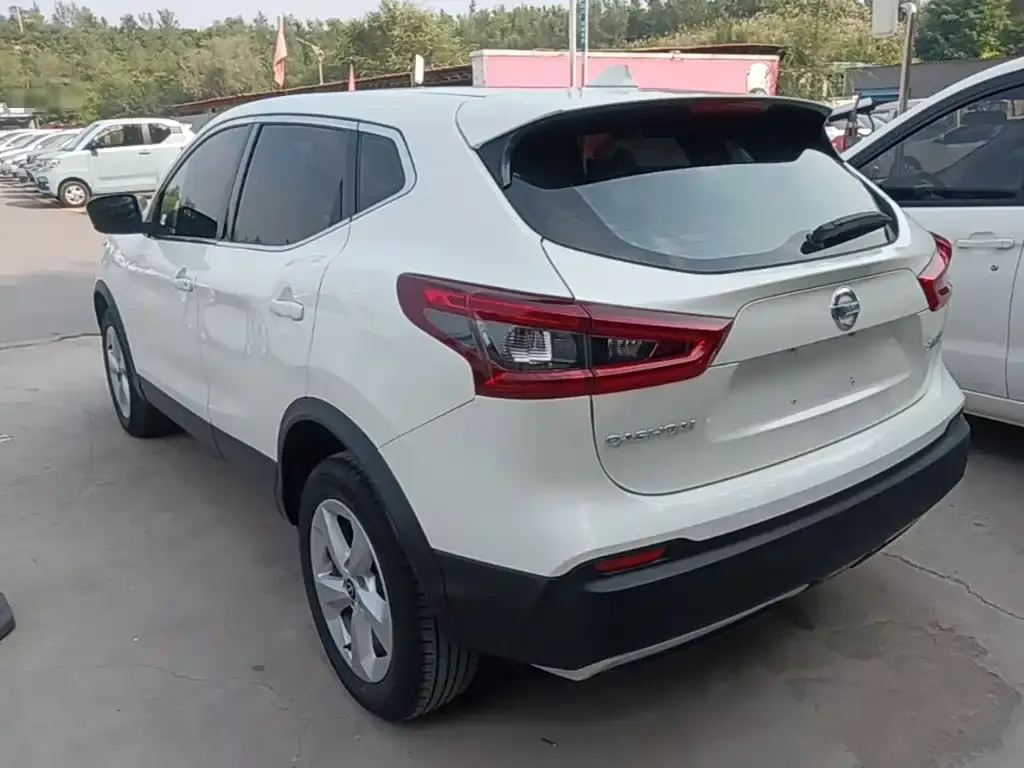 Nissan Qashqai — фото 10