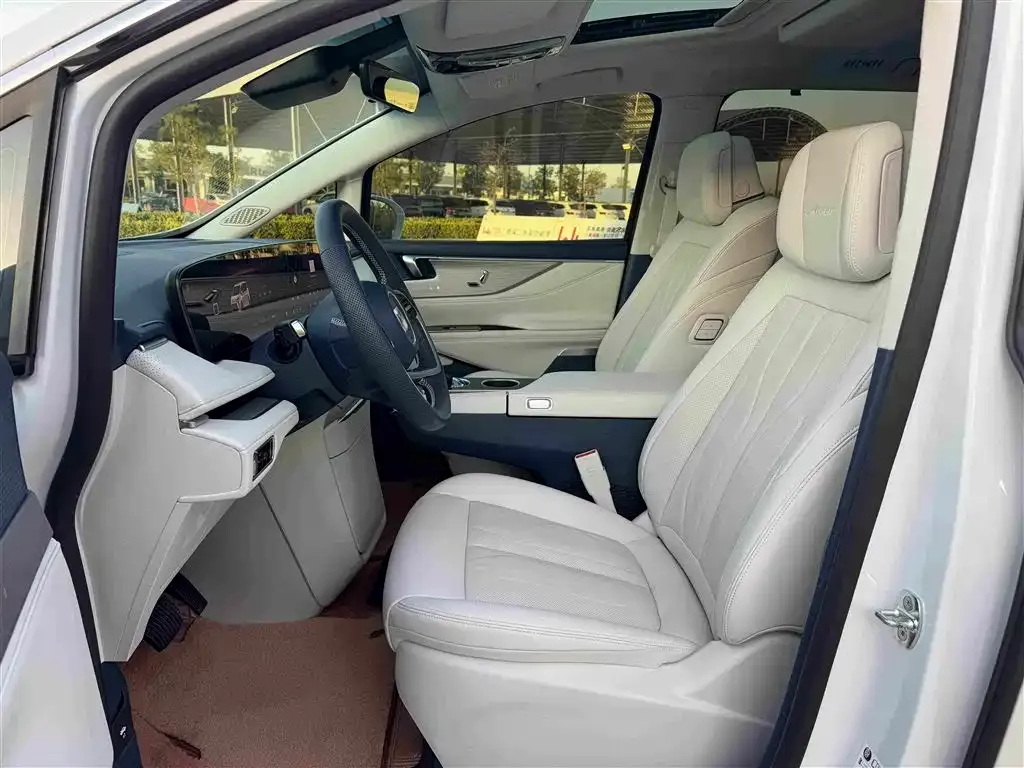 Buick GL8 Hybrid — фото 7