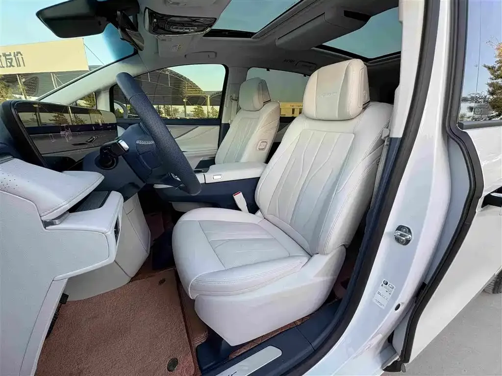 Buick GL8 Hybrid — фото 8