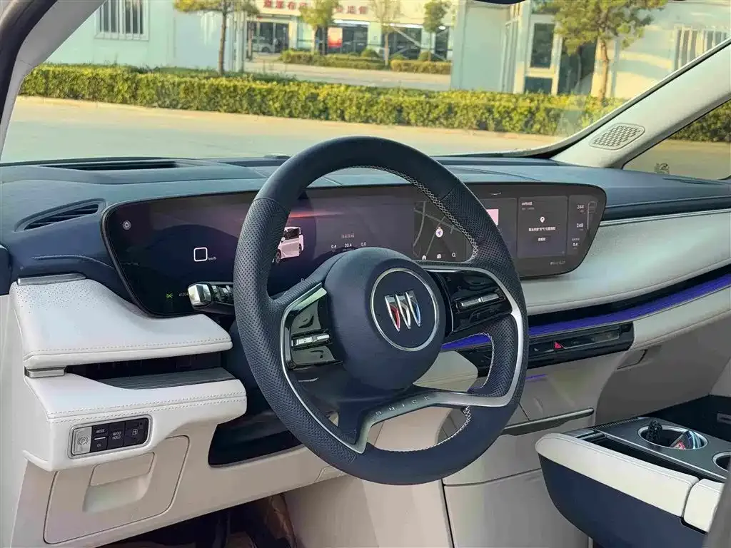 Buick GL8 Hybrid — фото 2