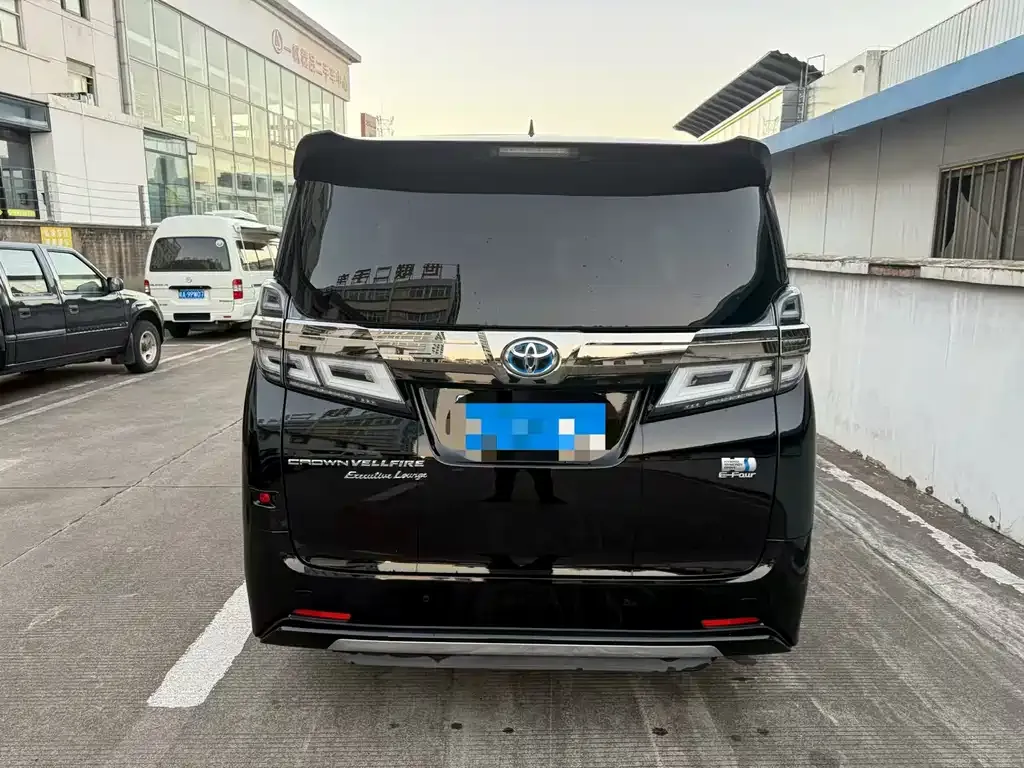 Toyota Vellfire — фото 9