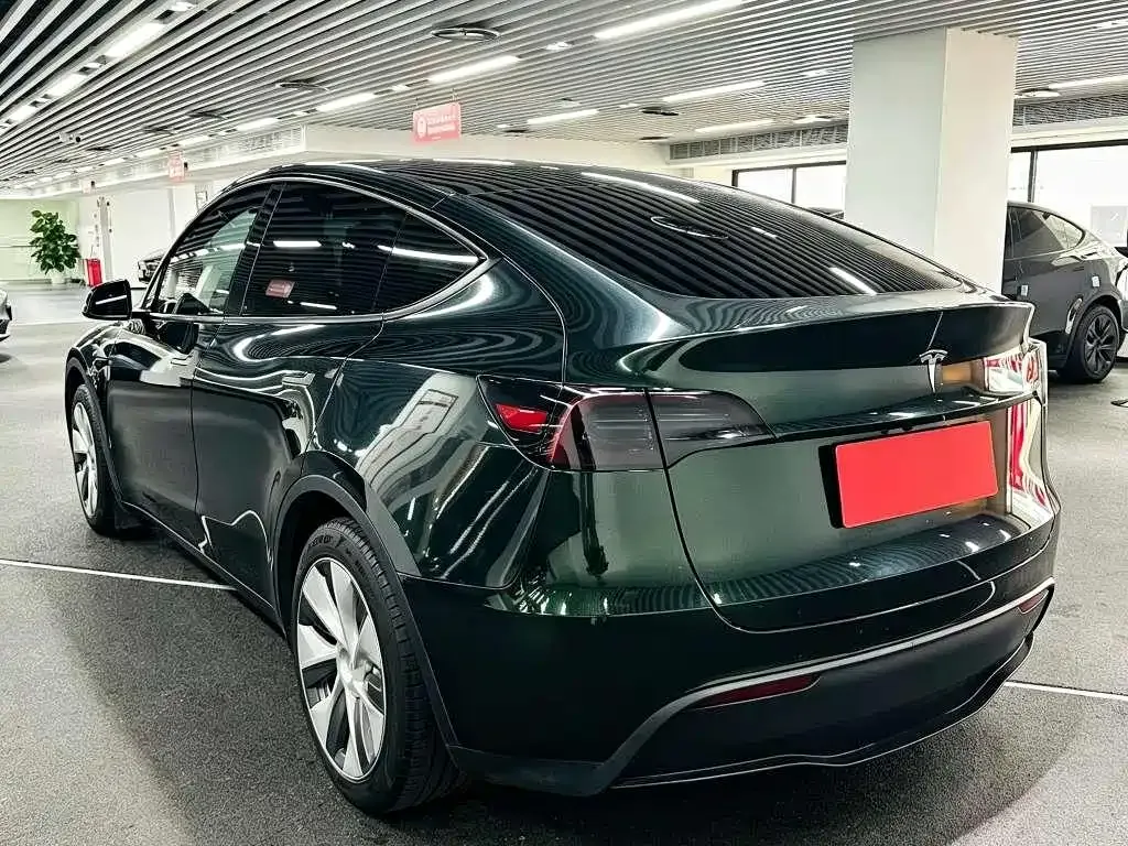 Tesla Model Y — фото 8