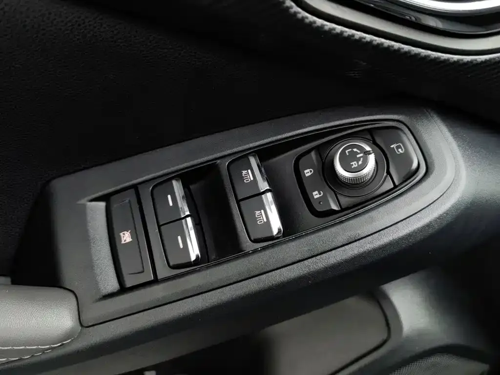 Subaru Crosstrek — фото 8