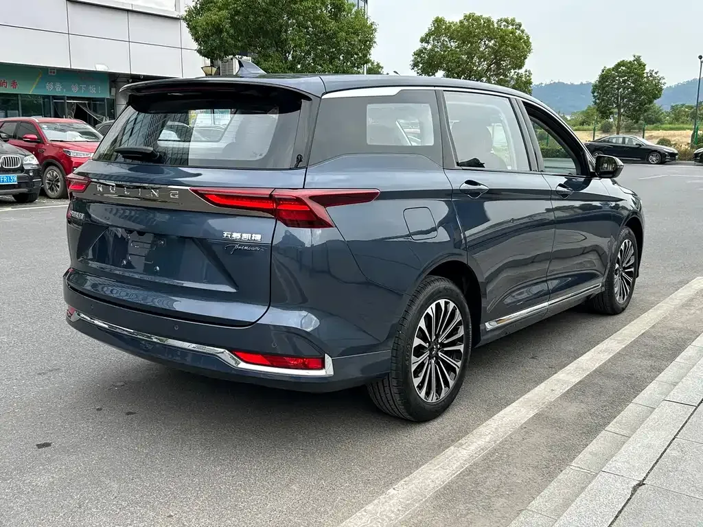 Wuling Victory — фото 10