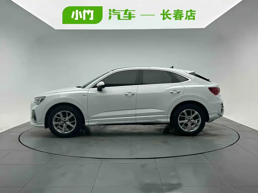 Audi Q3 Sportback — фото 10